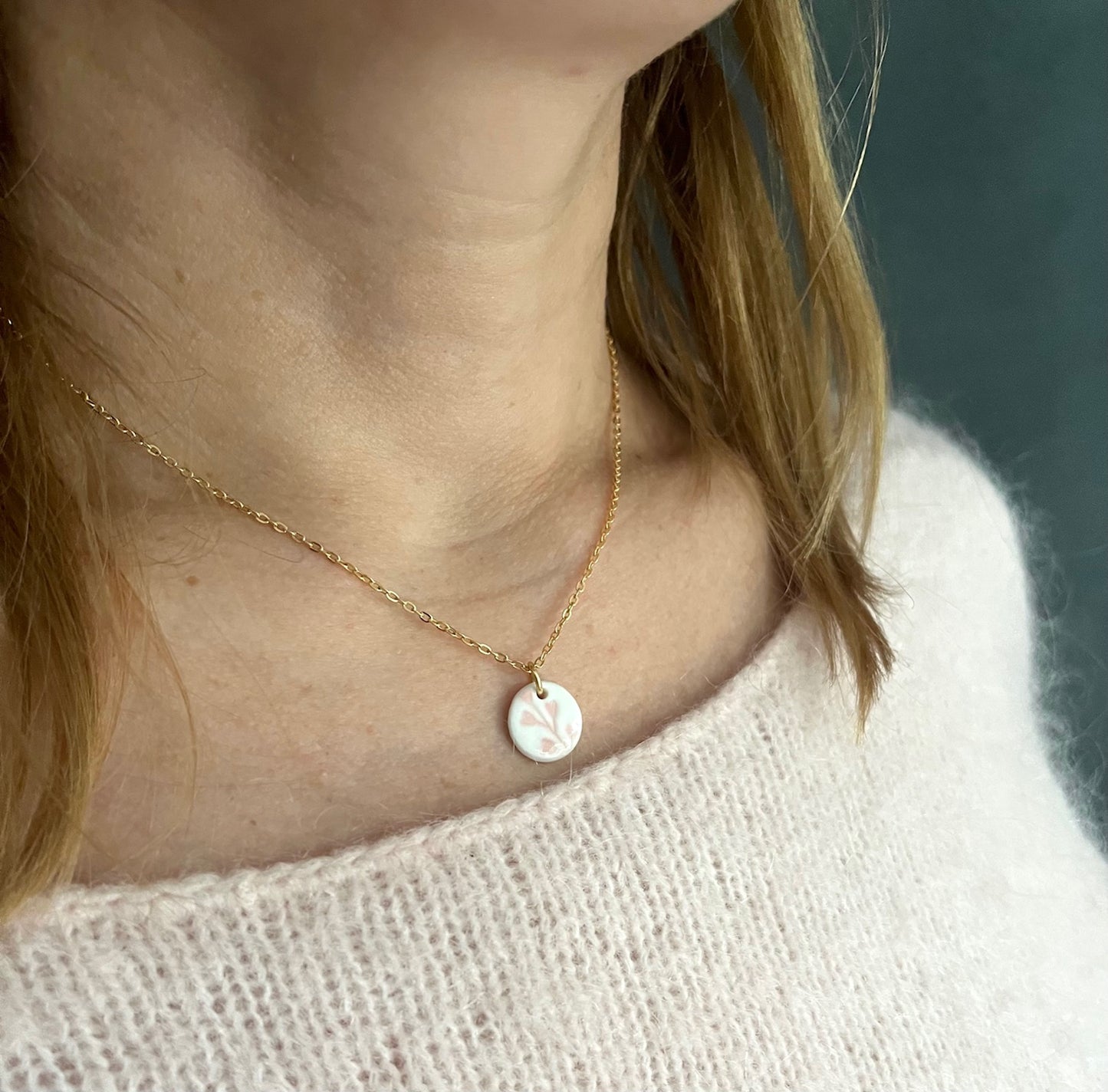 Collier branche rose pale