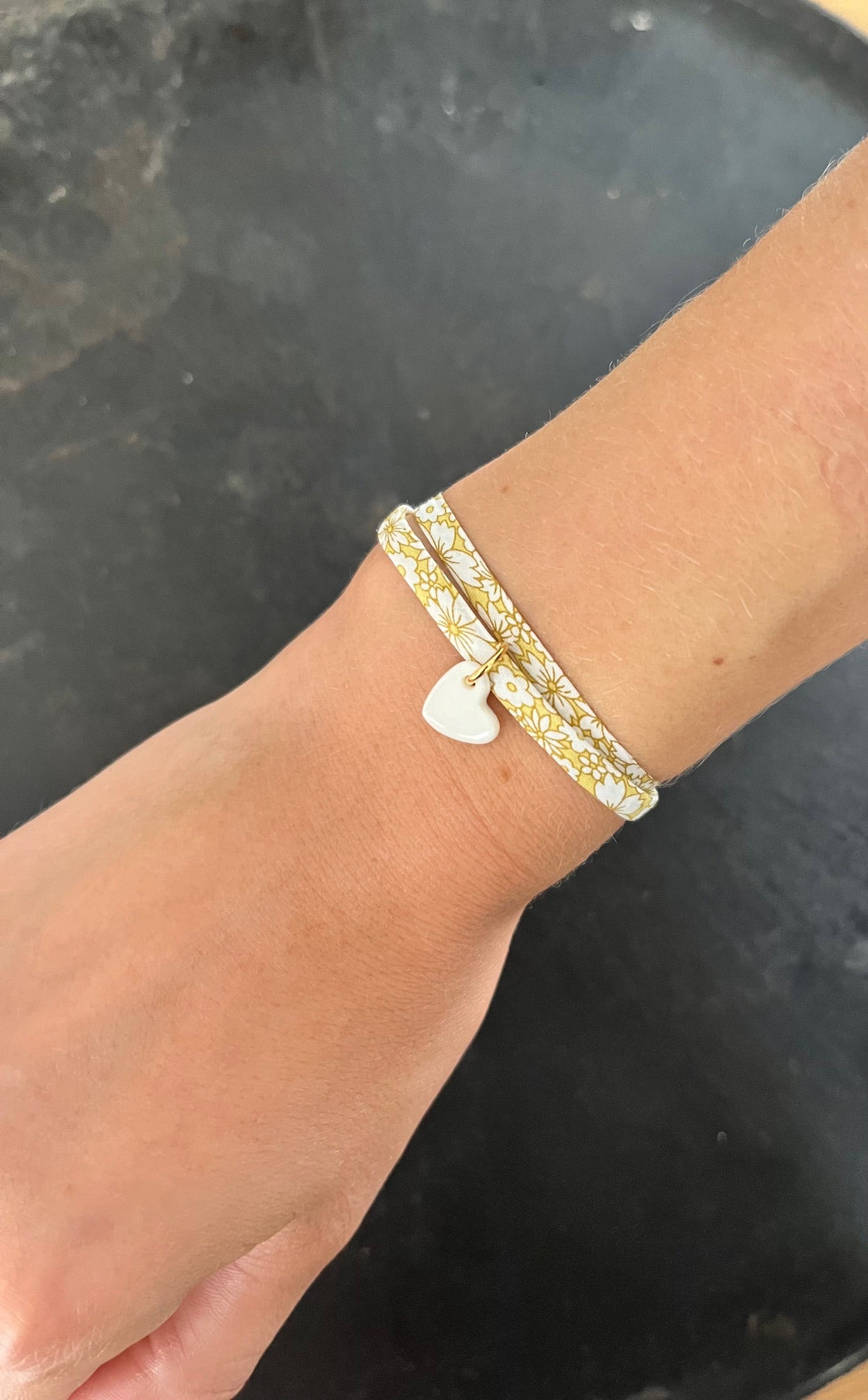 Bracelet tissu jaune doux