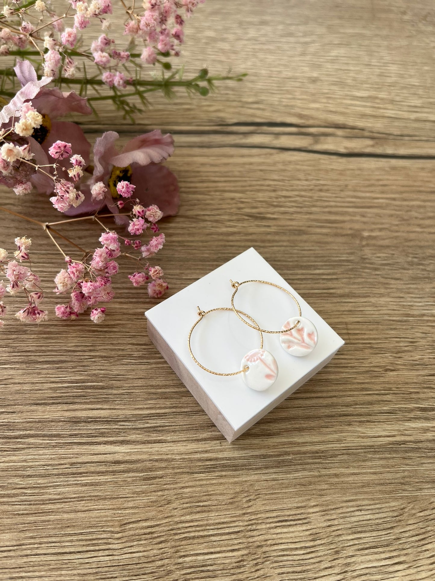 Boucles d'oreille fleurie rose
