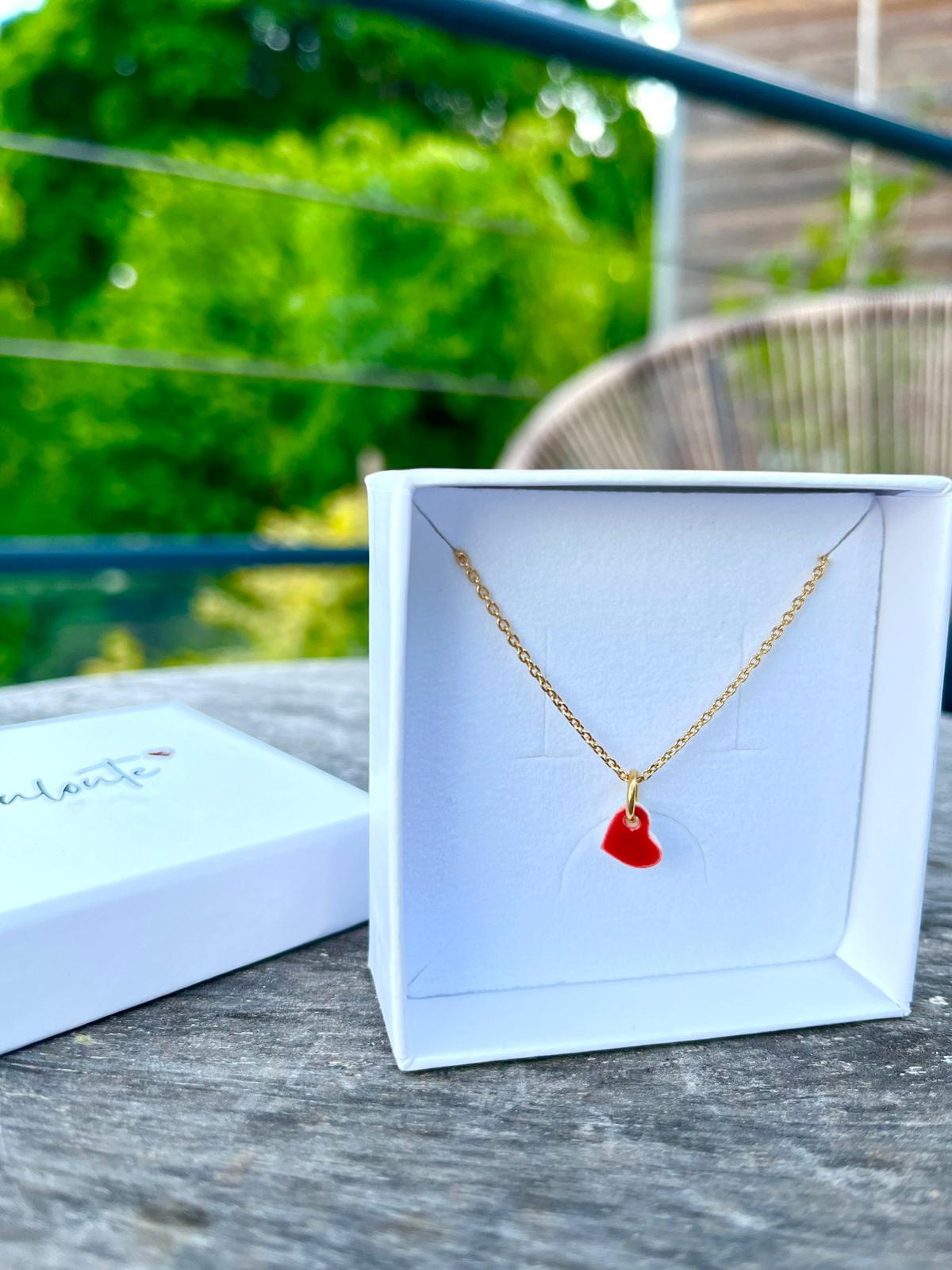Collier Ras du cou cœur rouge
