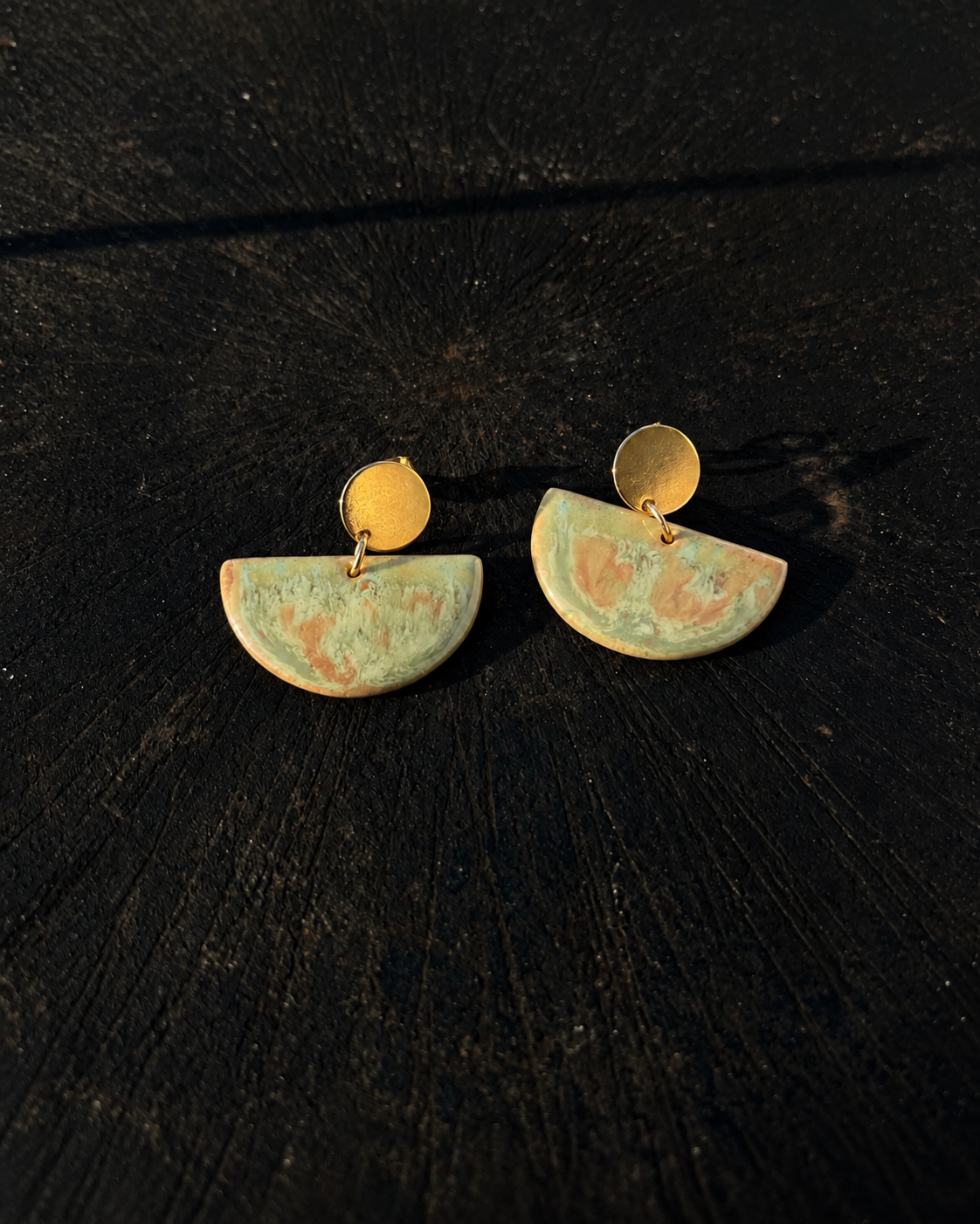 Boucles d'oreille céramique "Eclipse" nuances de verts