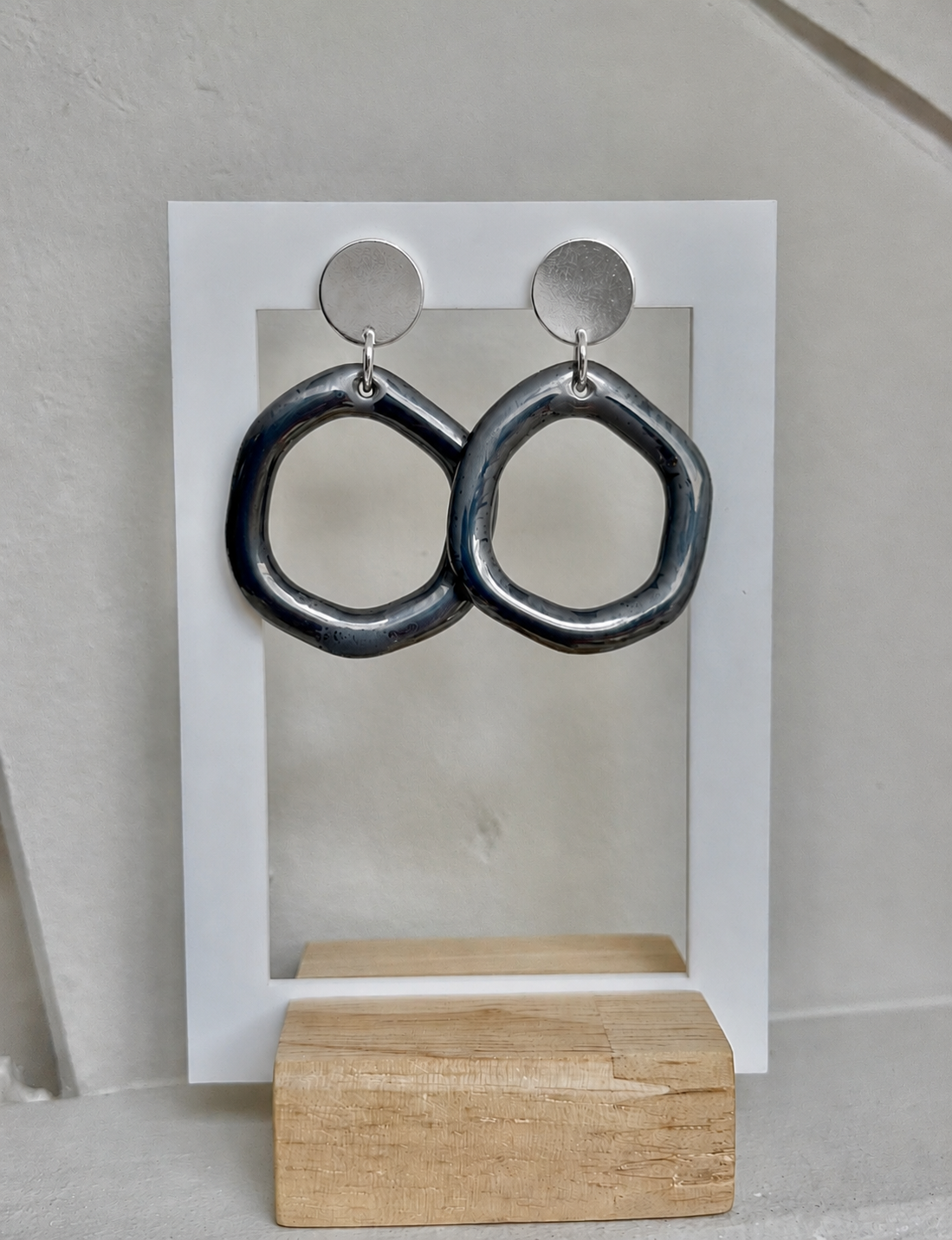 Boucles d'oreille céramique "Chic" nuances de noir