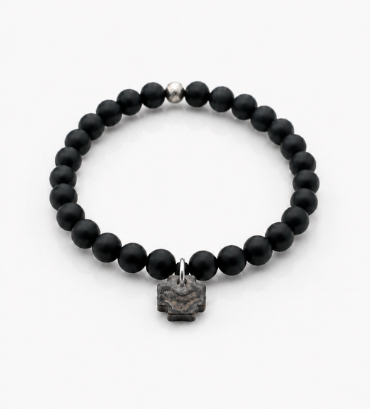 Bracelet homme en perles noires et pendentif céramique