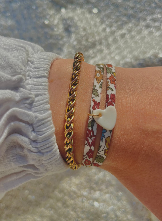 Bracelet tissu fleuri, pendentif en céramique