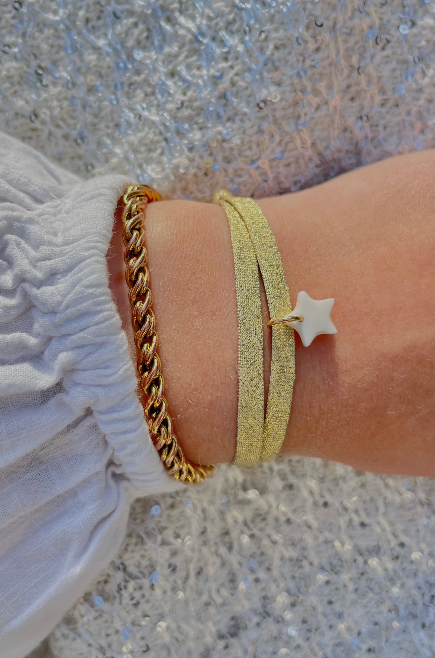 Bracelet tissu doré, pendentif étoile en céramique