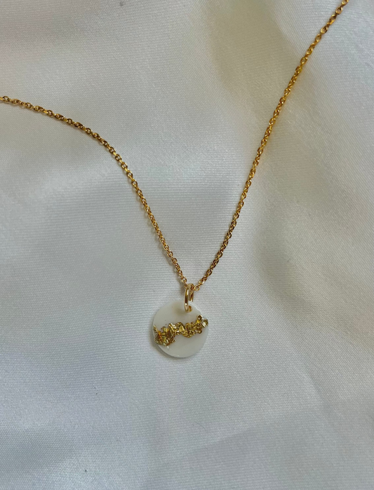 Collier pendentif doré en céramique