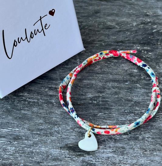 Bracelet tissu fleuri multicolore coeur blanc