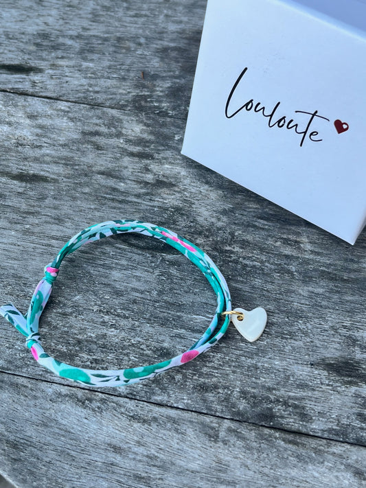 Bracelet tissu fleuri jade coeur blanc