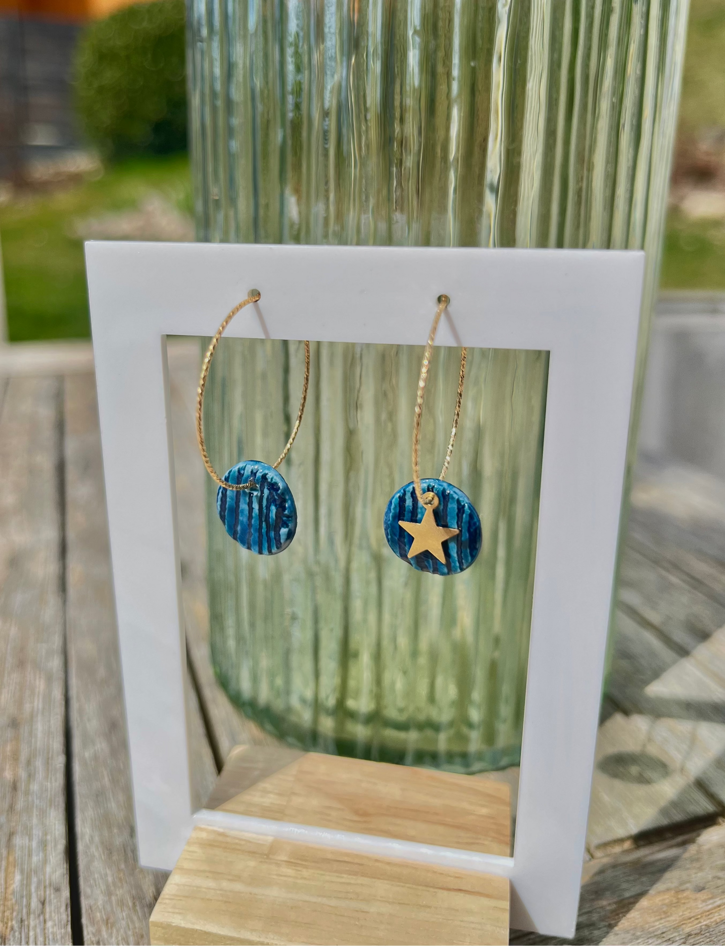 Boucles d'oreille céramique dentelle bleues