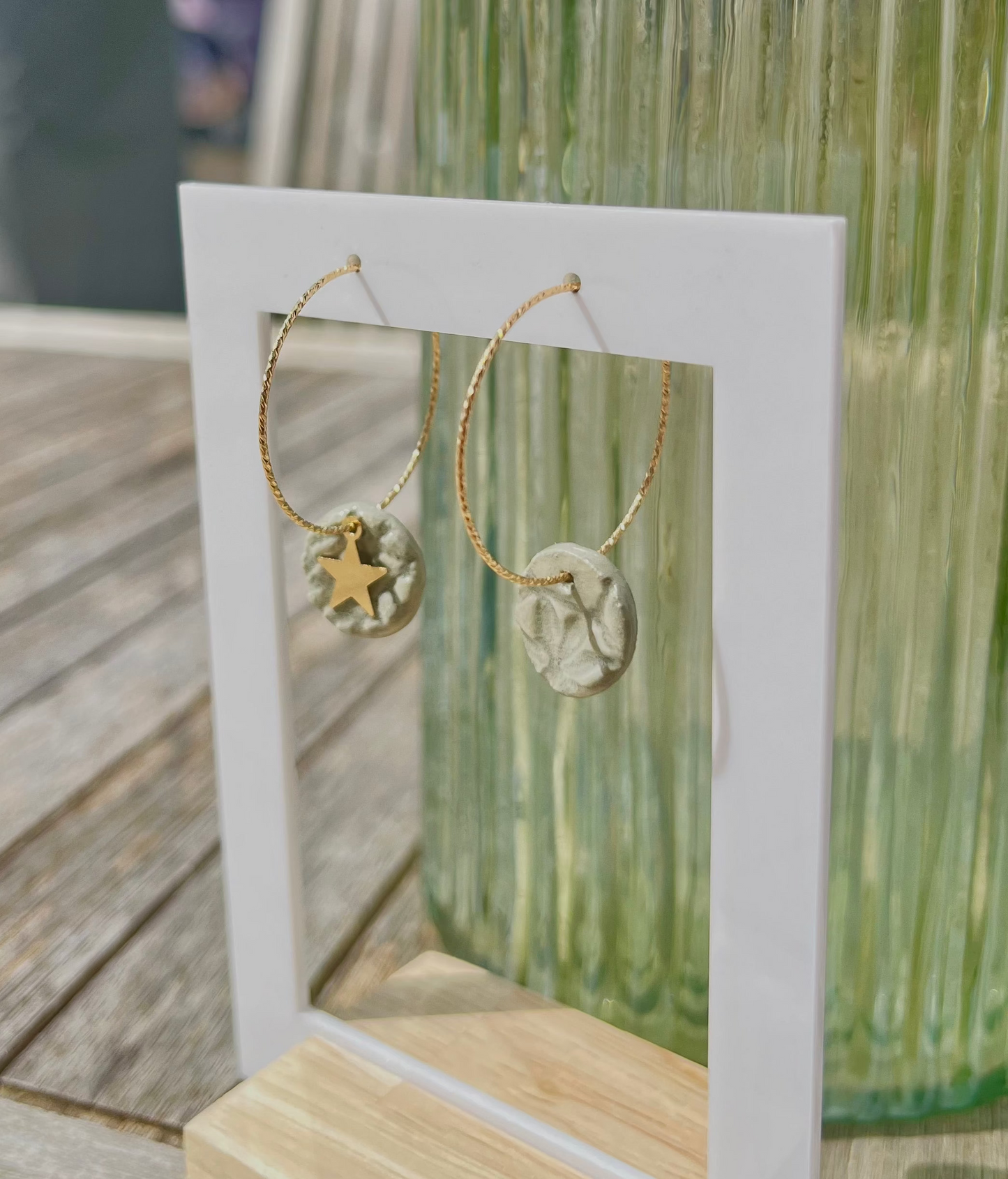 Boucles d'oreille céramique dentelle vertes