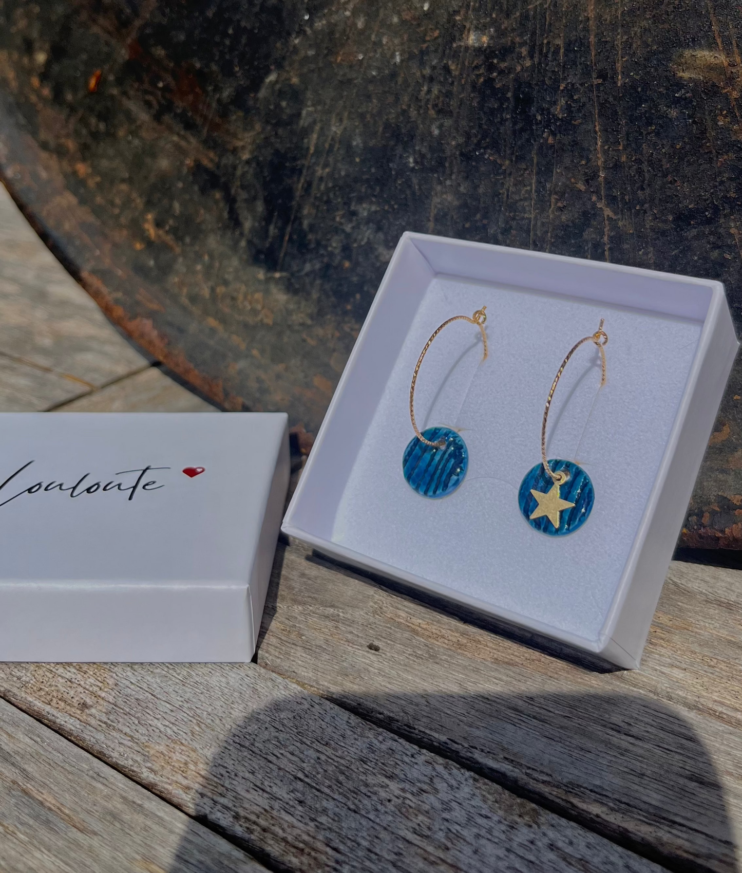 Boucles d'oreille céramique dentelle bleues