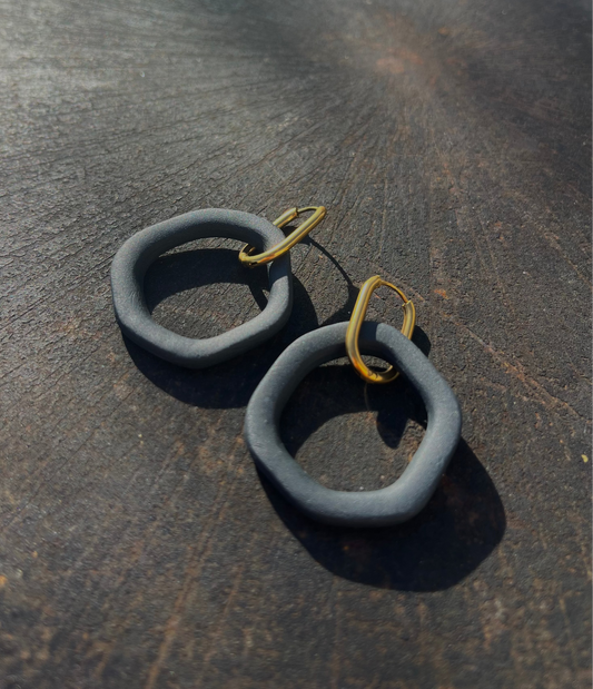 Boucles d'oreille chic noires