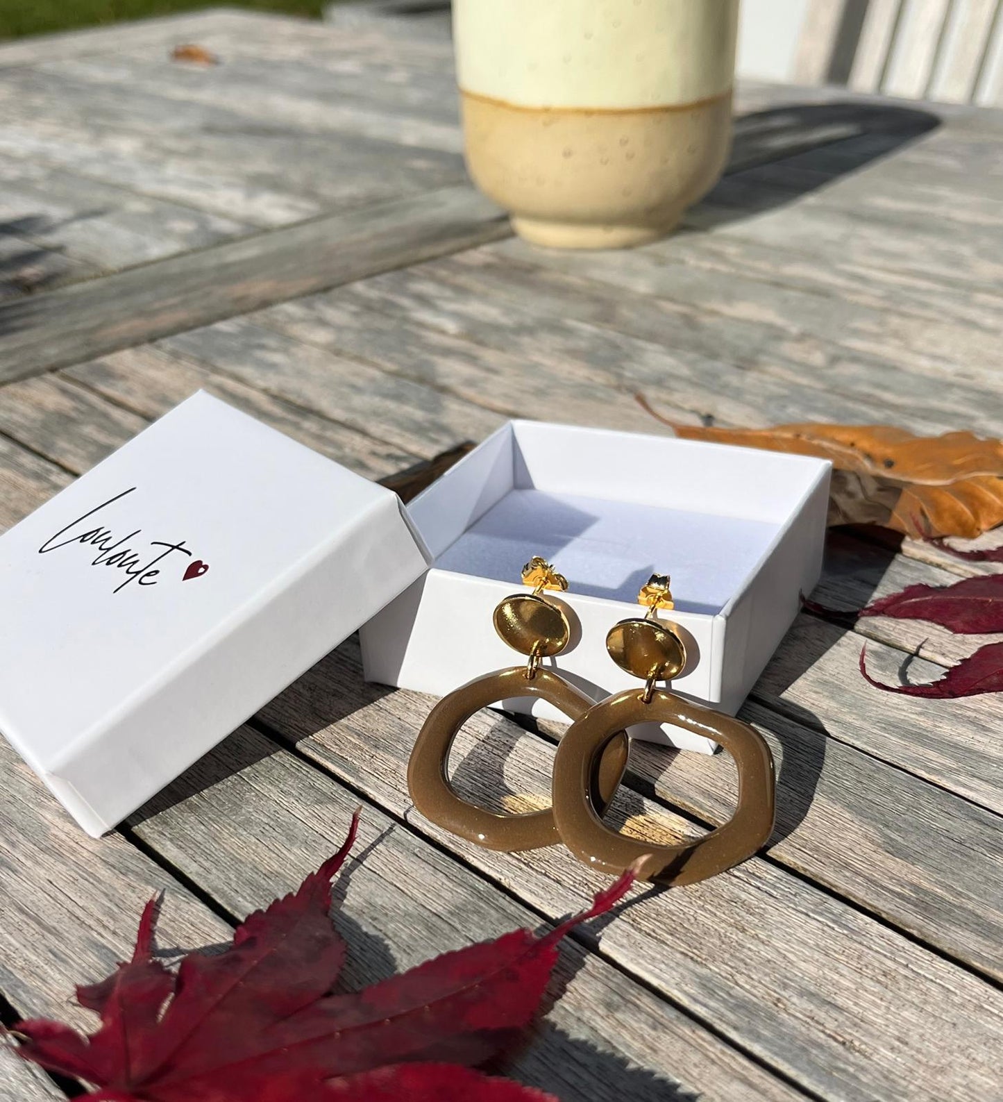 Boucles d'oreille chic marron