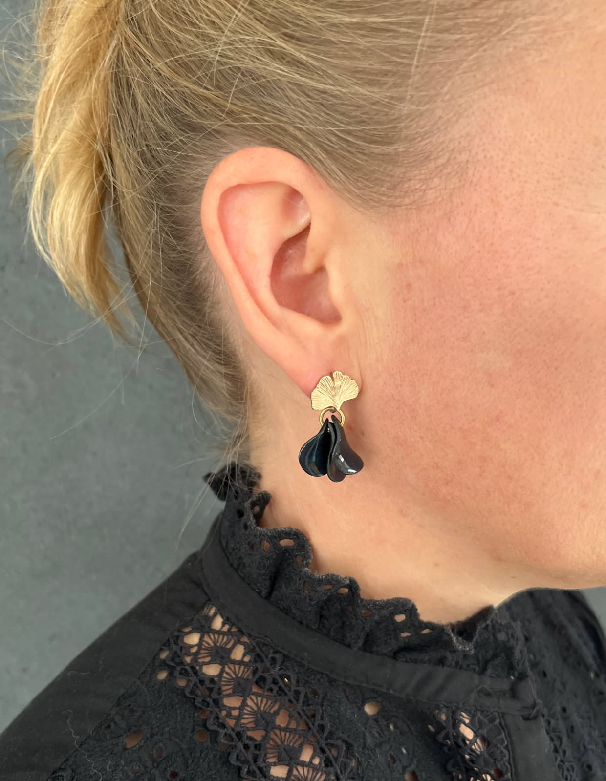 Boucles d'oreille Ginkgo noires